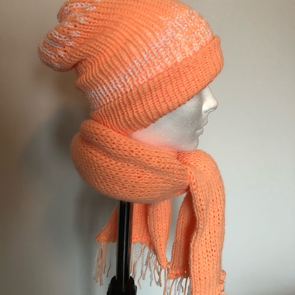Knitted hats and scarf set. Handmade. - Picture 4 of 8
